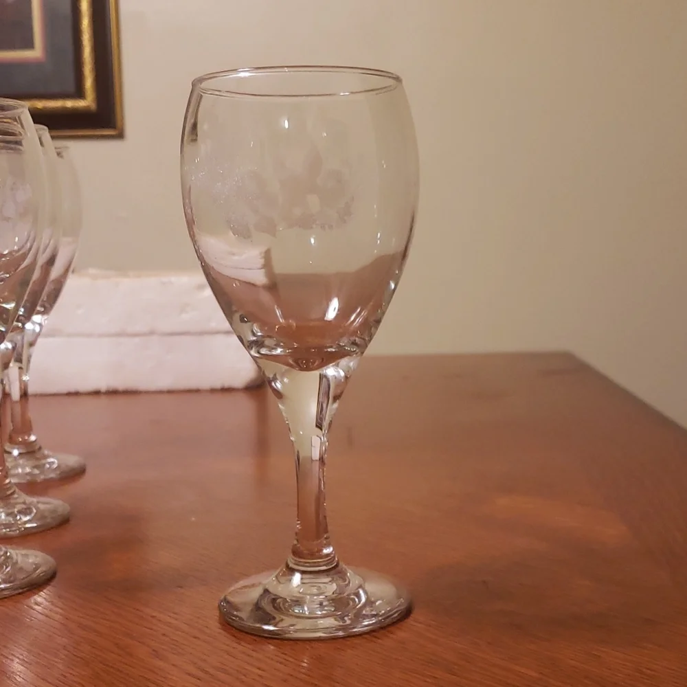 🍷Vintage Home Interior Elegant Crystal Wine Glass Set (4 glasses) 🍷